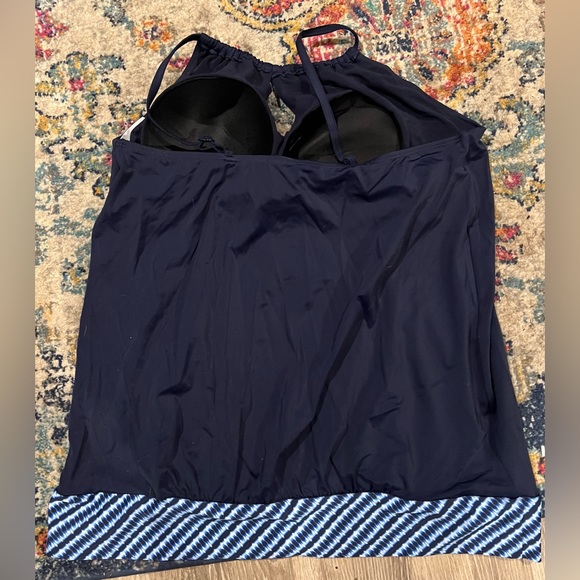 Navy Blouson keyhole tank swim top - Picture 2 of 3